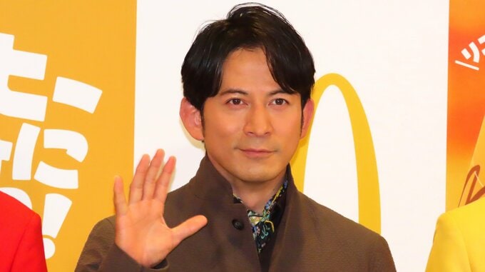 【 岡田准一 】　上京して安心できる場所が「マクドだった」　「たくろう」と初共演し師匠のように教える|TBS NEWS DIG
