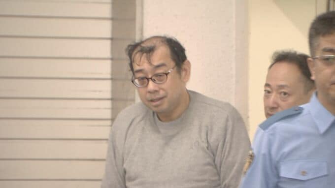 咳止め薬と酒を飲むように勧め…意識朦朧とした当時16歳少女のわいせつな行為を撮影か 男(55)を追送検 警視庁|TBS NEWS DIG