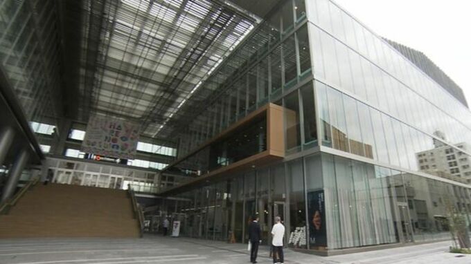 パリジェンヌのファッションで練り歩く「パリ岡山 表町Collection」開催 商店街を華やかに演出【岡山】　|　岡山・香川のニュース | 天気 | RSK山陽放送