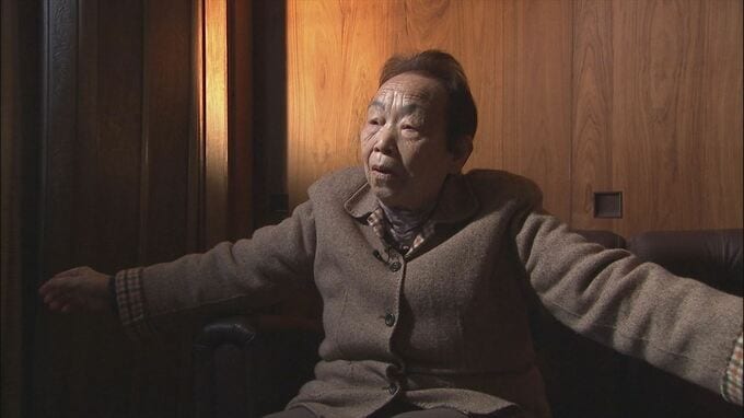 80年前の東京の西の空　Ｂ‐29に体当たり　アメリカ兵の遺体と罵倒する村人たち　「やめなさい！」立ちはだかった女性の叫び　【前編／後編の後編】|TBS NEWS DIG
