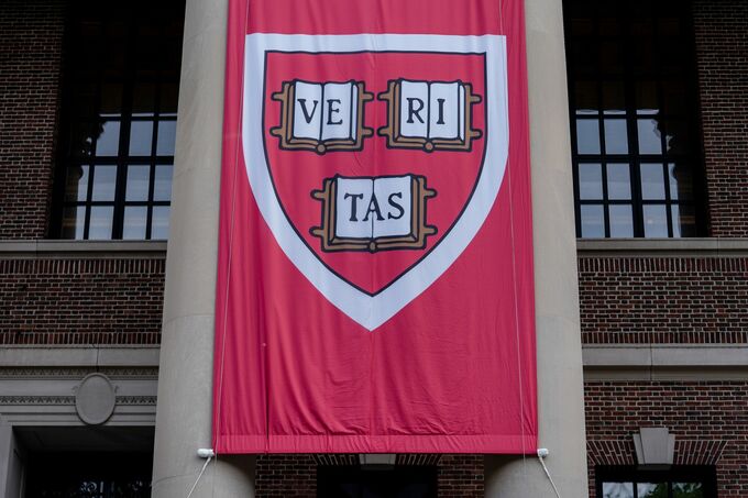 米ハーバード大学、政権の連邦資金凍結巡り連邦地裁に早期判断求める