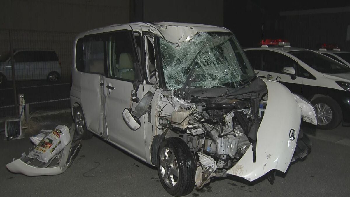 軽乗用車同士が出合い頭に衝突…　運転手の男性が死亡 　もう片方の運転手は軽いけが　交差点の片側には「止まれ」の文字と標識　三重・明和町