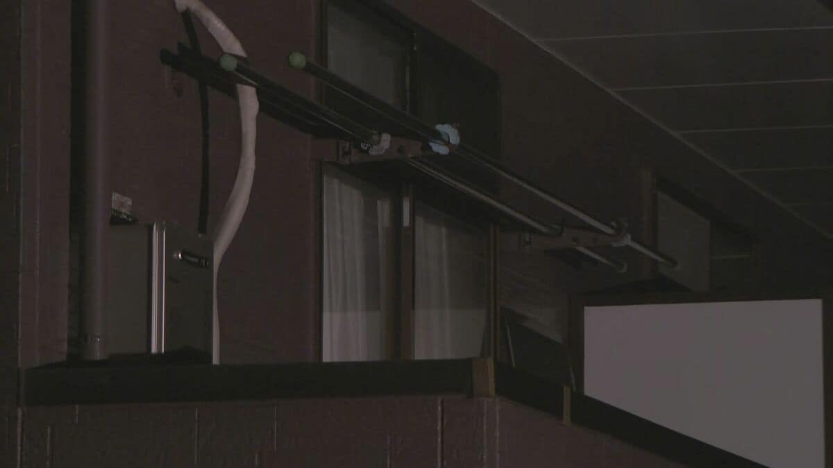 愛知・常滑市のアパートから男女２人の遺体見つかる　「契約更新の連絡つかない」と管理会社が通報　遺体の身元は不明も部屋は80代女性と50代男性で契約