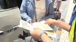 那覇空港構内道路の渋滞緩和に　利用ルール周知のチラシを配布|TBS NEWS DIG