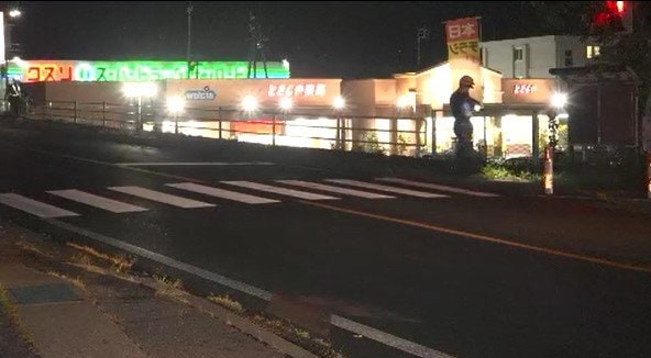 小学3年の8歳男児が車にはねられ大けが…横断歩道を渡っていて…車はそのまま逃走、警察はひき逃げ事件として捜査…男児は右足の骨を折る…長野・松本市の市道交差点　|　SBC NEWS | 長野のニュース | SBC信越放送