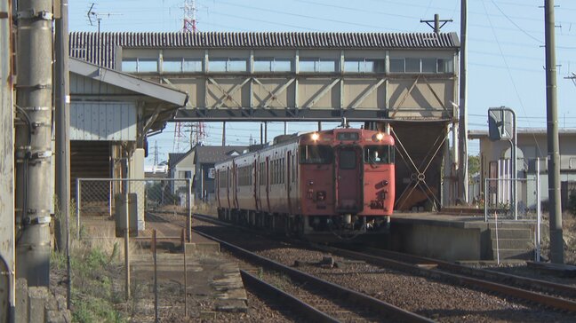 JR城端線で運転見合わせ 高岡~城端駅間の上下線 大雨のため 運転再開のめど立たず 富山|TBS NEWS DIG