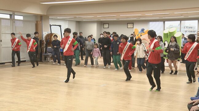 警視庁竹の塚署で犯罪被害等防止イベント開催 一日署長にサンベルクスの陸上部選手ら任命|TBS NEWS DIG