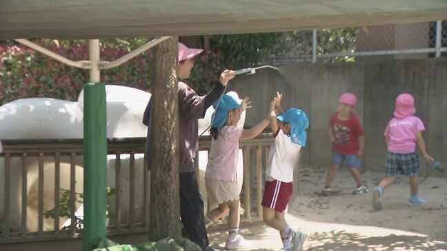 厳しい暑さから園児を守る 体の“中側”と“外側”から熱中症対策 ミストにこまめな水分・塩分補給…｢顔が赤くなった子｣や｢汗をかいていない子｣をチェック|TBS NEWS DIG
