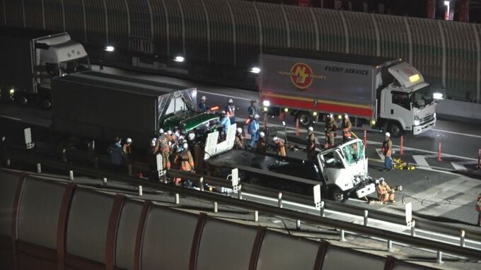 工事渋滞中に追越車線で玉突きか　山陽道でトラック3台の事故　通行止めは解除　3人がけが　広島　|　RCC NEWS | 広島ニュース | RCC中国放送