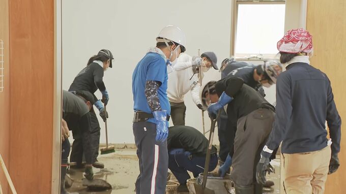 県の災害ボランティアが作業　床上浸水被害の輪島市の中学校 　|　石川県のニュース｜MRO北陸放送