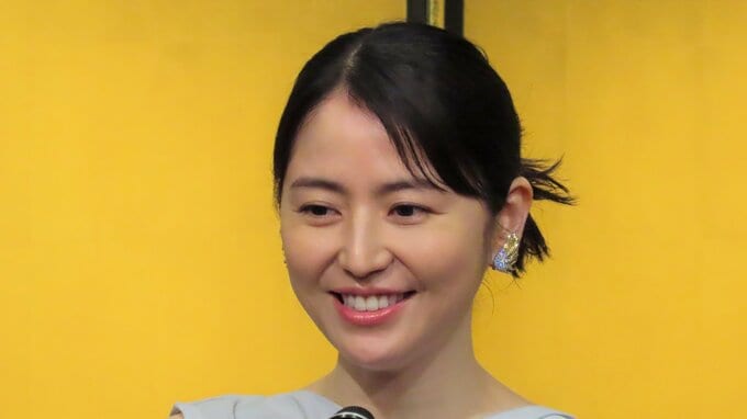【長澤まさみ】「正三角関係」で菊田一夫演劇賞を受賞 映像から芝居を始め「舞台は遠い存在に感じていた」|TBS NEWS DIG