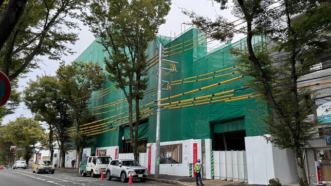 【速報】横浜市の工事現場で男性作業員が“パレット”に挟まれ心肺停止　駐車場の工事中に「床」部分が落下か　警察が事故原因を調べる　神奈川|TBS NEWS DIG