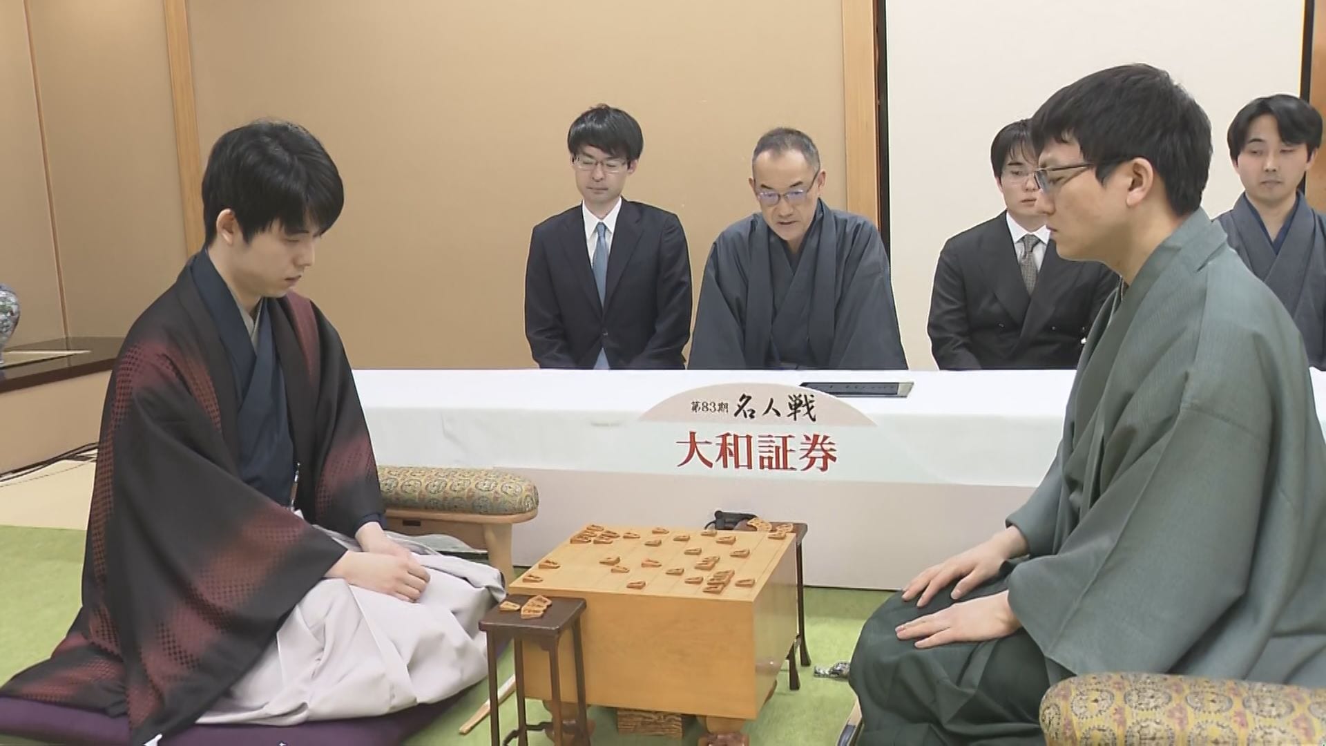 将棋の藤井聡太七冠 名人戦第1局に勝利 防衛3連覇に向け好スタート