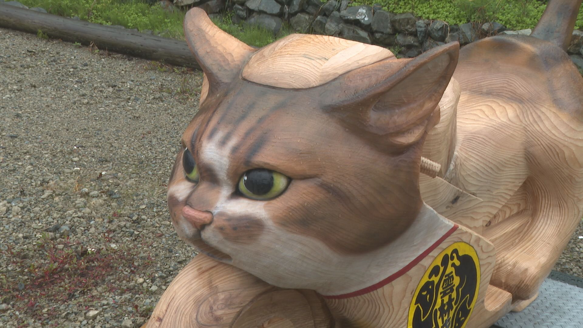 バイク並べて写真を」レーシングマシン風 「猫寺」に新たな