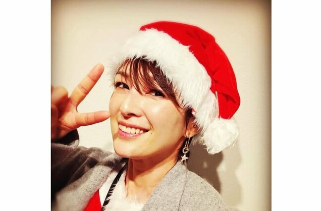 【吉瀬美智子】　「みっちゃんサンタ」　早めのクリスマス会を報告　サンタ姿で笑顔|TBS NEWS DIG