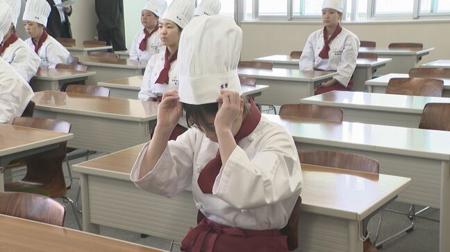 「夢に近づけるよう頑張る」調理師を志す高校生、コック帽を授かり決意新たに　山口|TBS NEWS DIG