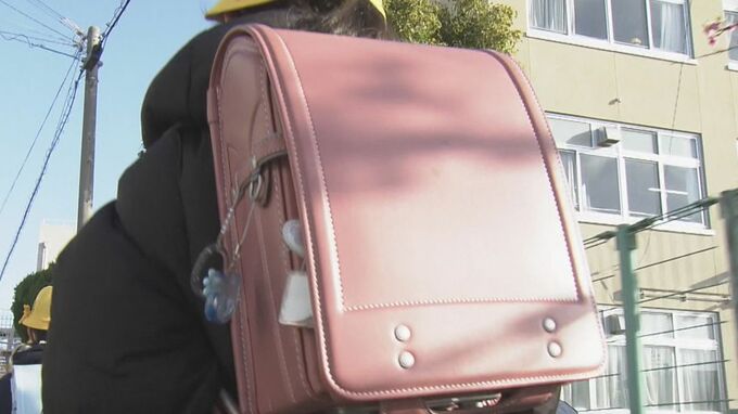 小学校は“置き勉”で登下校時の負担を減らす取り組み　最新ランドセル商戦は｢軽さ｣と｢容量｣がポイントに|TBS NEWS DIG