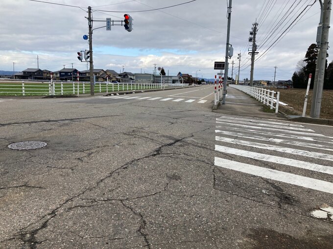 【速報】緊急走行中の救急車が乗用車と出合い頭に衝突　救急隊員1人含む３人が搬送　富山　|　富山のニュース｜天気・防災｜チューリップテレビ