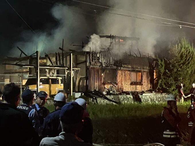 「平屋の家が燃えている」住宅１棟を全焼する火事 住人は無事  愛媛・松山市|TBS NEWS DIG