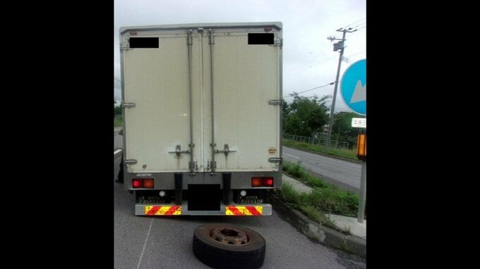 走行中のトラックからタイヤが脱落して転がり別のトラックに衝突 けが人なし 運転手が車両の異変を感じて停車しタイヤが外れていることに気づく 北海道美唄市 |TBS NEWS DIG