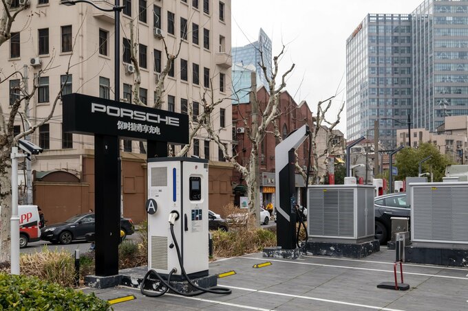ポルシェ、中国で自社充電ネットワーク廃止へ－販売低迷で戦略見直し