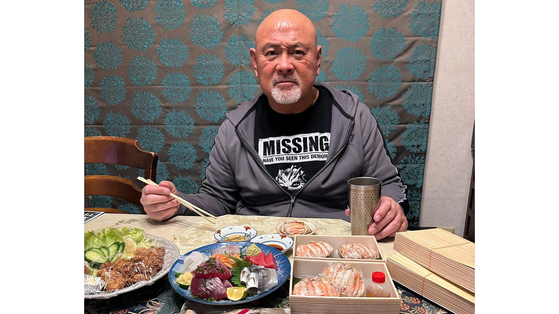 武藤敬司 】 香箱蟹10杯を堪能 「やっぱり日本食は美味い」 アメリカ