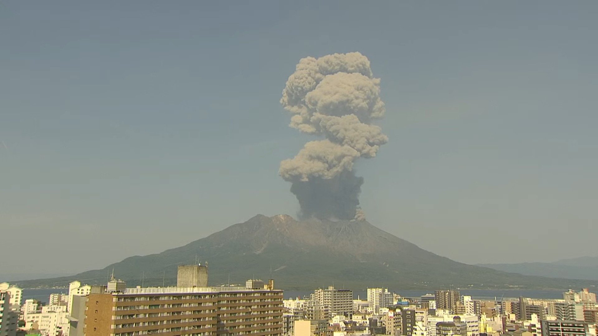 桜島で爆発 噴煙3500メートル 降灰に注意 | 鹿児島のニュース｜MBC