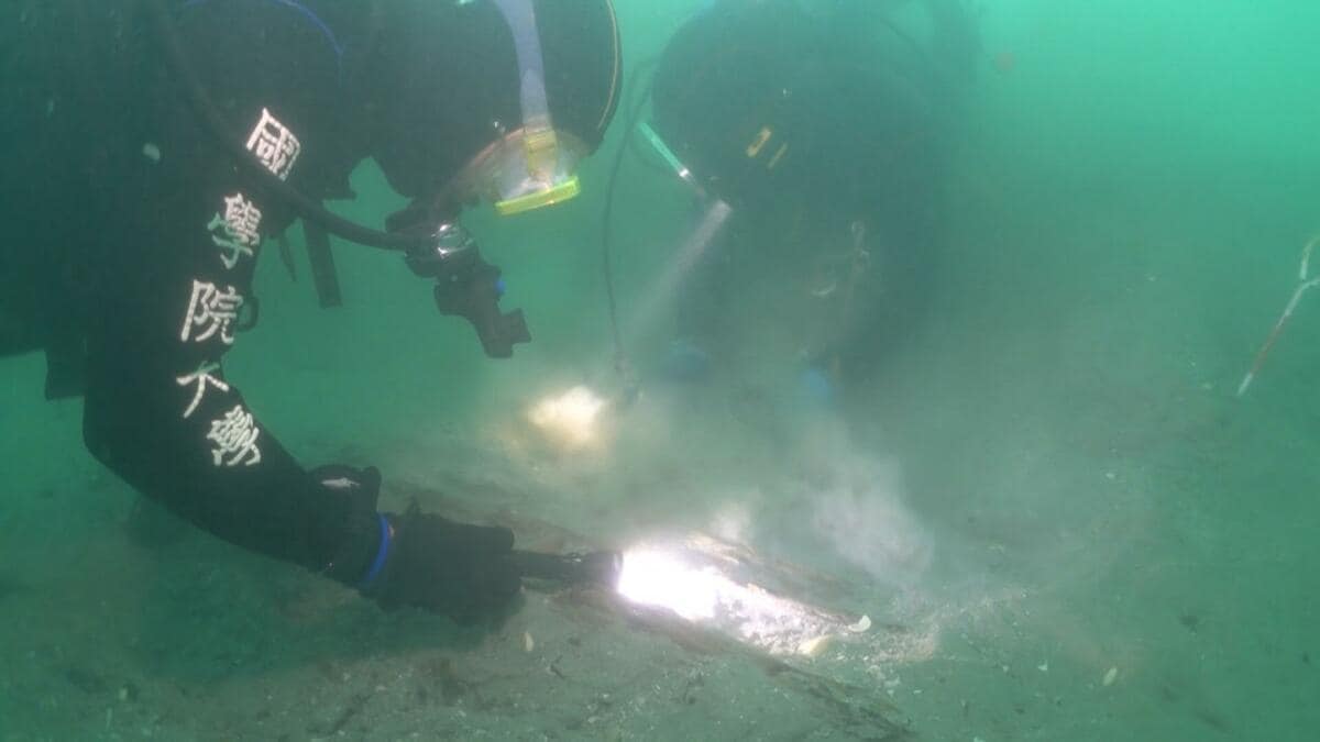 img_b5730eb94aab55b0e5eac863a7