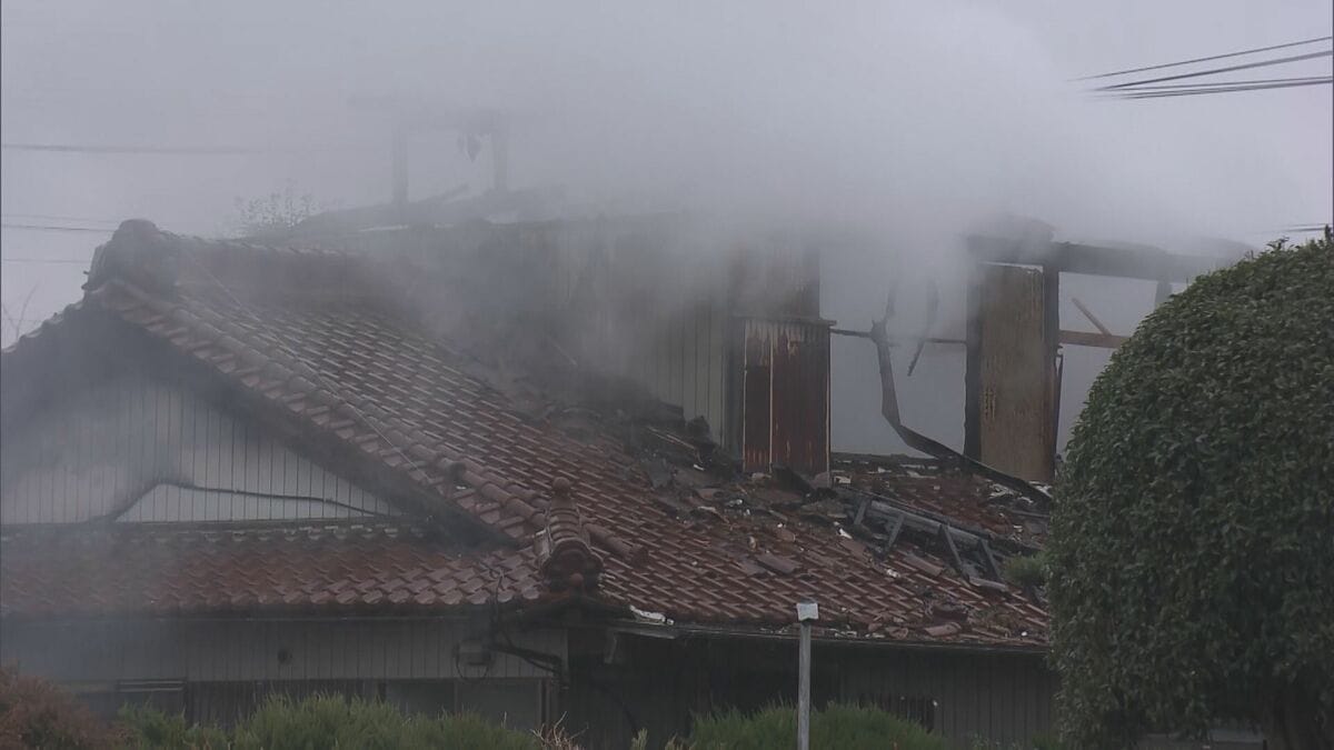 早朝に2人暮らしの木造住宅で火事 84歳の母親はケガなし 57歳の息子と連絡が取れず 岐阜・美濃加茂市