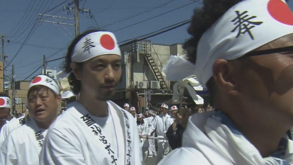 斎藤工さんや影山優佳さんも…伊勢神宮「お木曳行事」に著名人ら続々参加 7年後の式年遷宮に向け