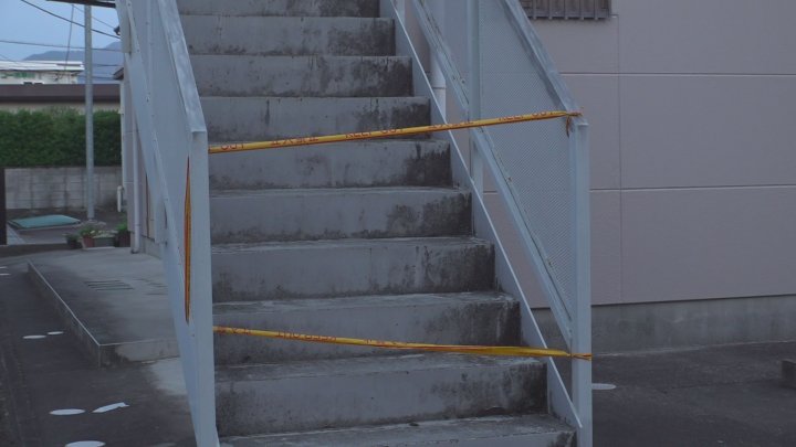 アパート隣人男性の首を包丁で切りつけたか　無職の男を殺人未遂容疑で緊急逮捕　山梨・中央市