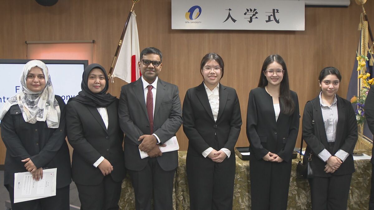 大分大学で秋の入学式、留学生含む16人が研究スタート　「温泉健康ウェルネス科学研究センター」も新たに発足