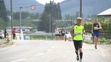 40年続く岩手山ろくファミリーマラソン大会 残雪の山々や水を張った水田の中を1250人が駆け抜ける|TBS NEWS DIG