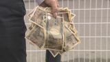 用水に大量の1万円札…第一発見者と取材班で60枚見つける どこから?誰が? 富山 | 富山のニュース|天気・防災|チューリップテレビ
