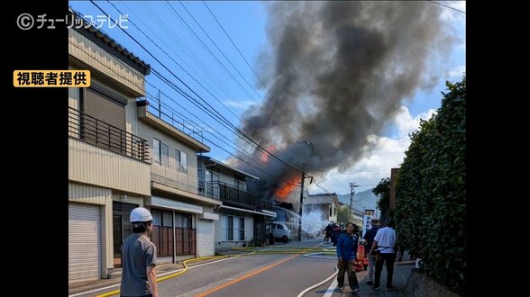 火元は「1階勝手口付近」と判明【実況見分】店舗住宅など4棟焼失の火事、 約165平米が全焼もけが人なし　富山・黒部市　|　富山のニュース｜天気・防災｜チューリップテレビ