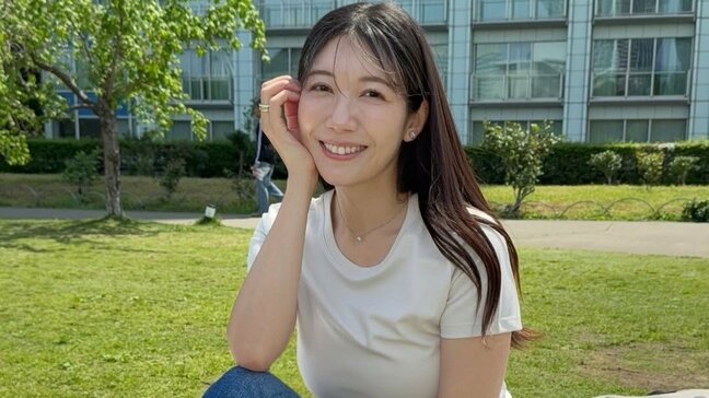 【 穂川果音 】「着痩せして見えますよ!」季節外れの暑さに合わせた服選び伝授 「この時期一番気をつけているのが『中途半端なゆったりトップス』」|TBS NEWS DIG