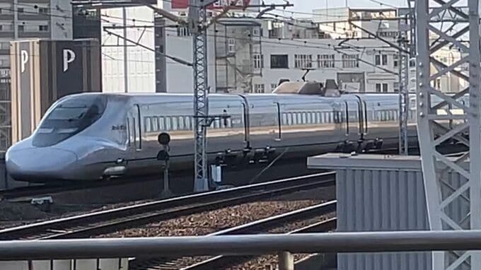 【山陽新幹線】ひかり590号（新下関発　岡山行き）乗務員室の小窓が閉まらなかったため確認　最大16分の遅れ【10日午前8時35分現在】|TBS NEWS DIG