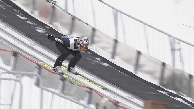 【スキージャンプ】雪印メグミルク杯ジャンプ大会　1回目を終え少年組は高校1年の新星、長谷川琉已選手がトップで2回目へ　成年組はベテラン佐藤慧一が1位で2回目に進出|TBS NEWS DIG