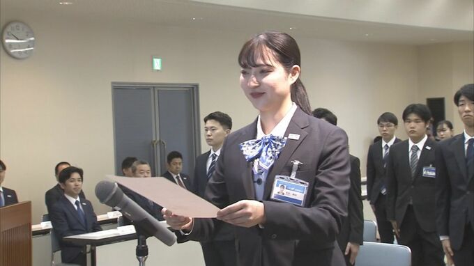 採用強化の入行式　去年より11人増加…高卒女子2人→9人に「一緒に未来に向け挑戦しよう」鳥取銀行　|　BSSニュース | BSS山陰放送