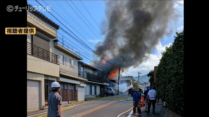 火元は「1階勝手口付近」と判明【実況見分】店舗住宅など4棟焼失の火事、 約165平米が全焼もけが人なし　富山・黒部市　|　富山のニュース｜天気・防災｜チューリップテレビ