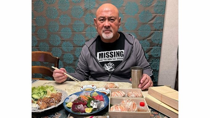 【 武藤敬司 】　香箱蟹10杯を堪能　「やっぱり日本食は美味い」　アメリカから帰国直後　石川県の友人から旬の贈り物|TBS NEWS DIG