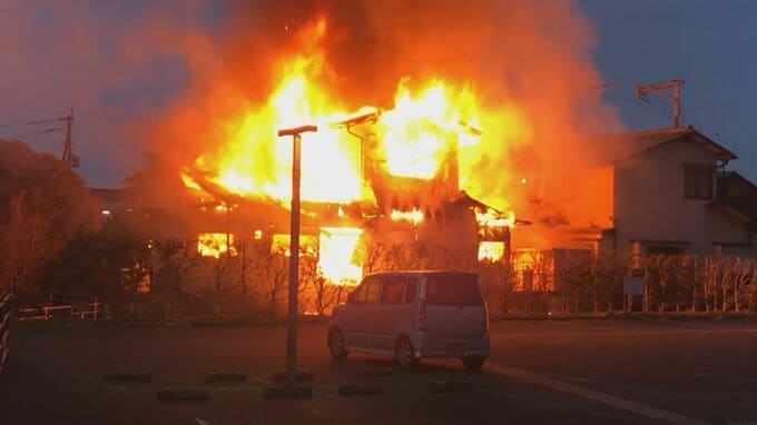 【速報】熊本・中央区で建物火災　大量の黒煙が上がる　【4日午後6時時点】　|　熊本のニュース｜RKK NEWS｜RKK熊本放送