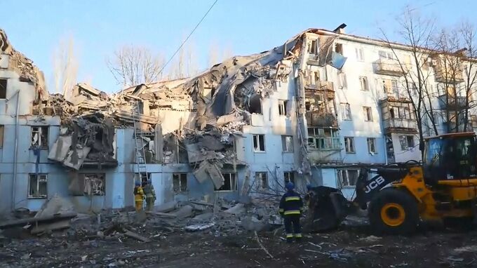 ウクライナ南部ザポリージャの住宅地にミサイル攻撃　4人死亡|TBS NEWS DIG