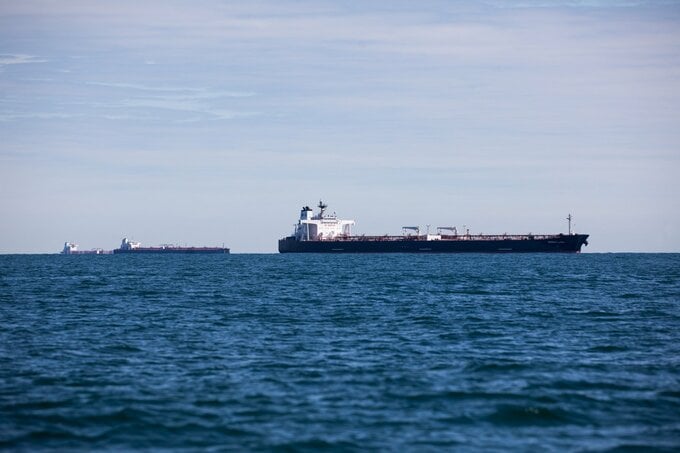 ロシア産原油の海上輸出、米制裁で急減－中国やインドの買い控え影響