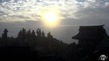 約200人が山頂で拝む「ご来光」 青森県・津軽地方最大の秋祭り『お山参詣』最終日の「朔日山」|TBS NEWS DIG