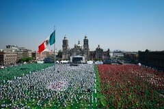 メキシコ、史上最大のサッカー教室開催－参加者9500人でギネス新記録| TBS CROSS DIG with Bloomberg