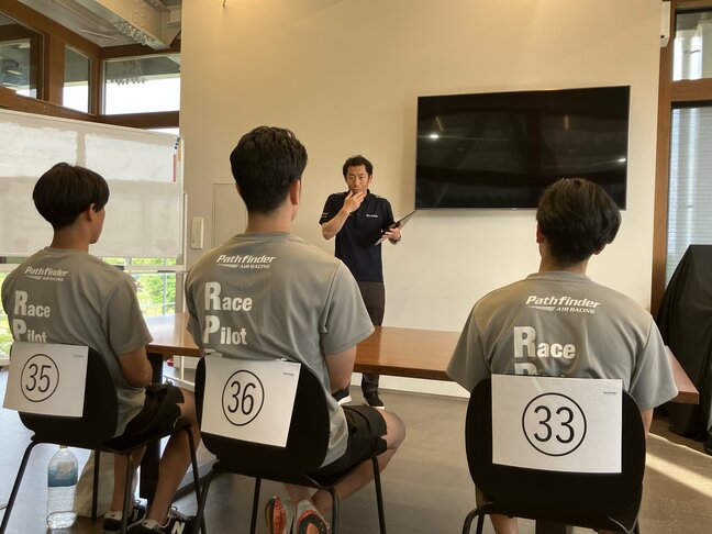 室屋義秀選手が次世代育成　レースパイロット目指し挑戦　2期目の候補生は3人に　福島|TBS NEWS DIG