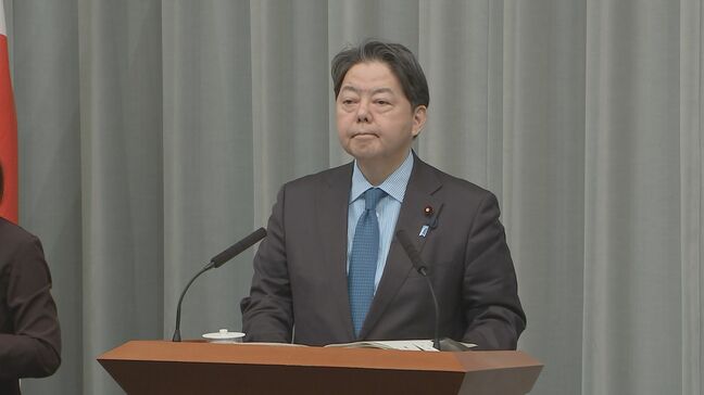 トランプ大統領へのお土産は兜飾りと九谷焼の花瓶　林官房長官「ご令孫の健やかなご成長に対する願いを込めて」|TBS NEWS DIG