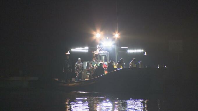 ホタルイカ漁きょう解禁　富山湾に春を告げるも…イワシがいっぱい　初日の水揚げ18キロで今後に期待　富山・滑川市　|　富山のニュース｜天気・防災｜チューリップテレビ