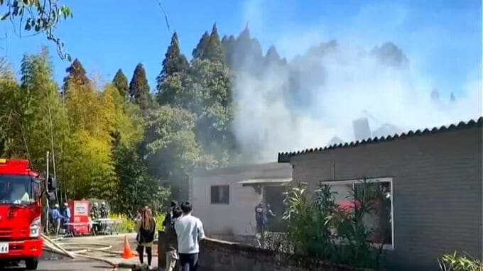 鹿児島市春山町の火事　事務所兼倉庫100平方メートル全焼　けが人はなし|TBS NEWS DIG
